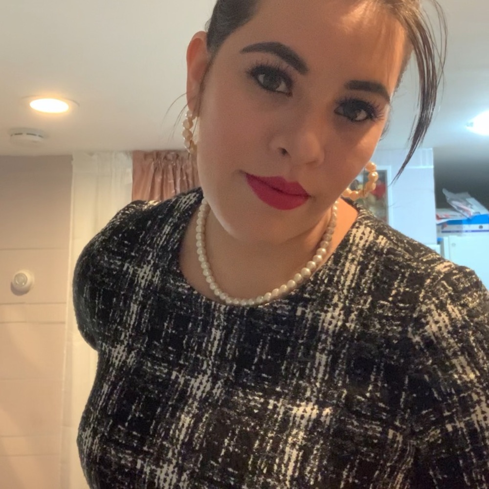 Meet your Posher, Daniela